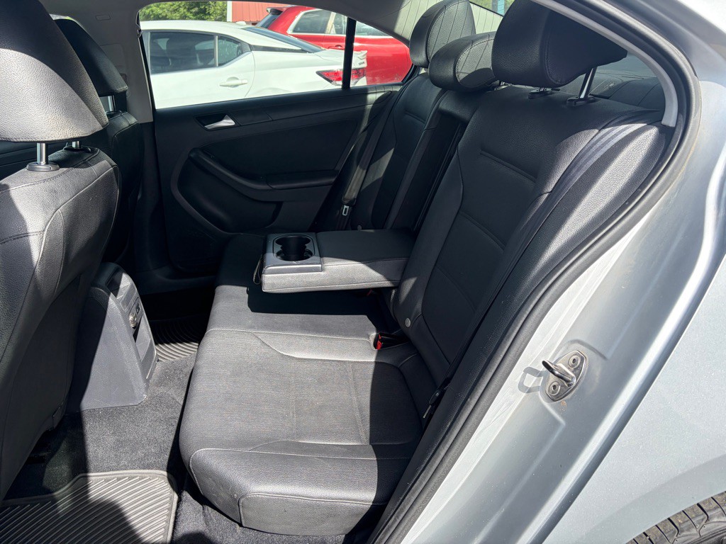 2012 Volkswagen Jetta Image 13