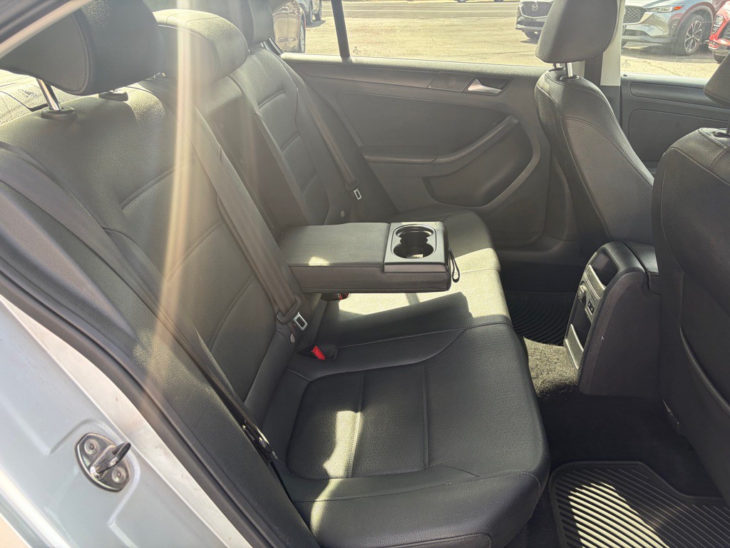 2012 Volkswagen Jetta Image 14