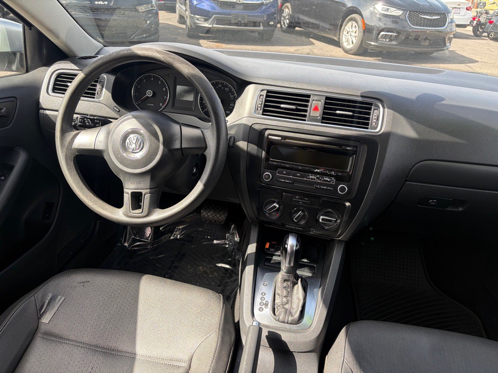 2012 Volkswagen Jetta Image 18