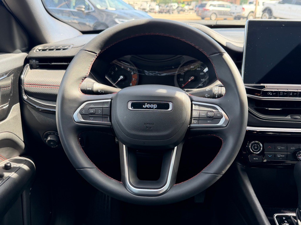 2025 Jeep Compass Image 17
