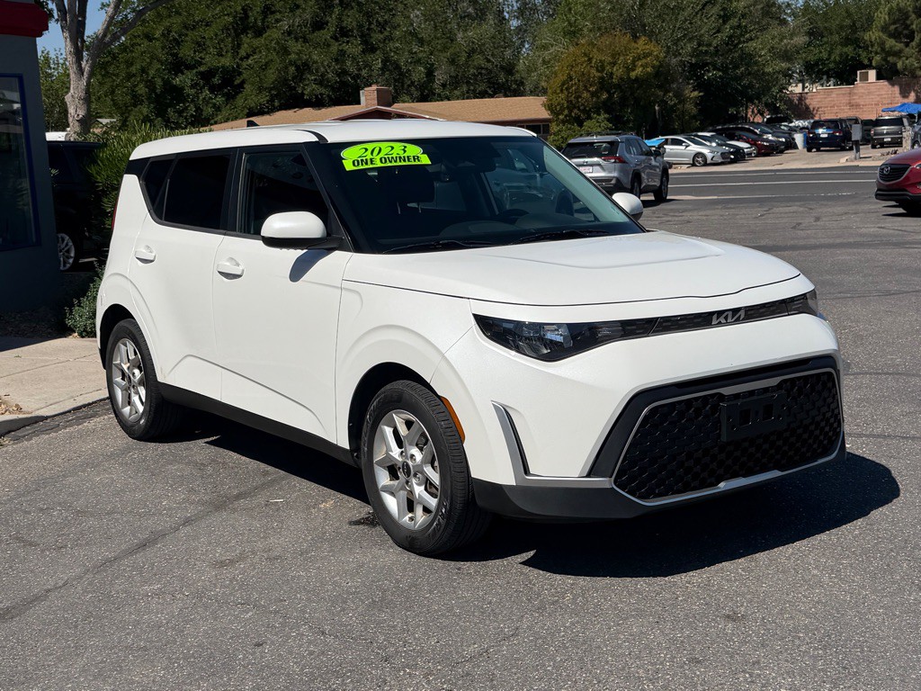 2023 Kia Soul Image 3
