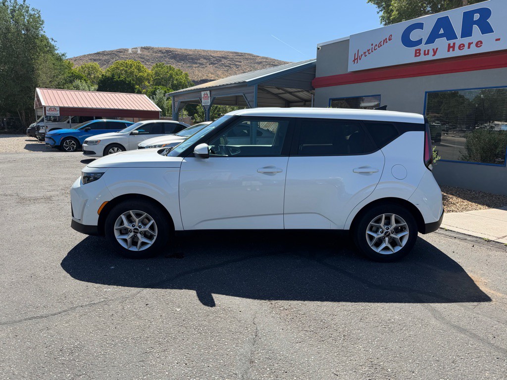 2023 Kia Soul Image 8