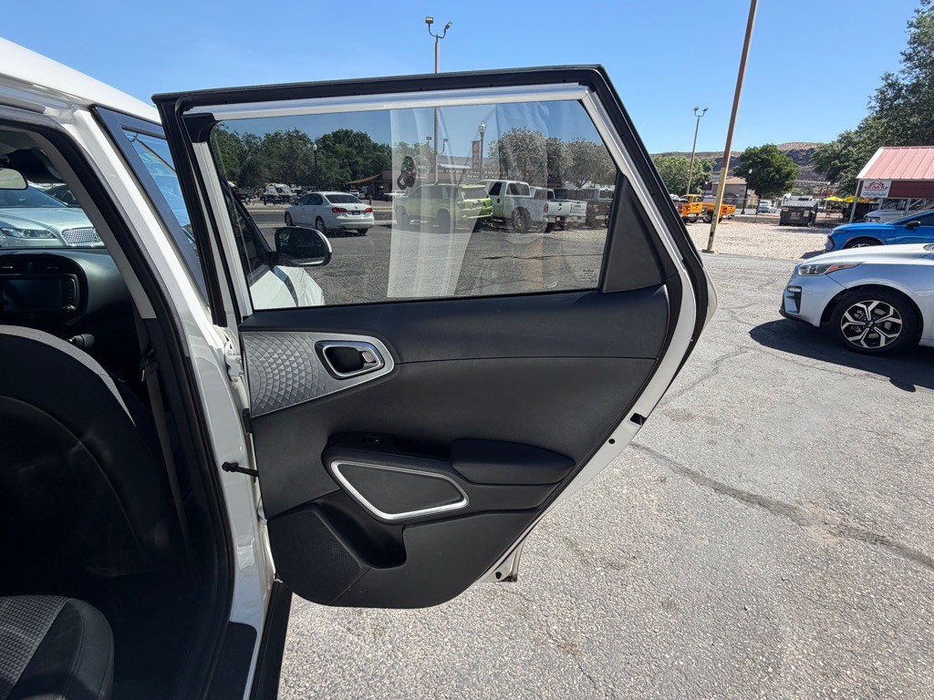 2023 Kia Soul Image 24
