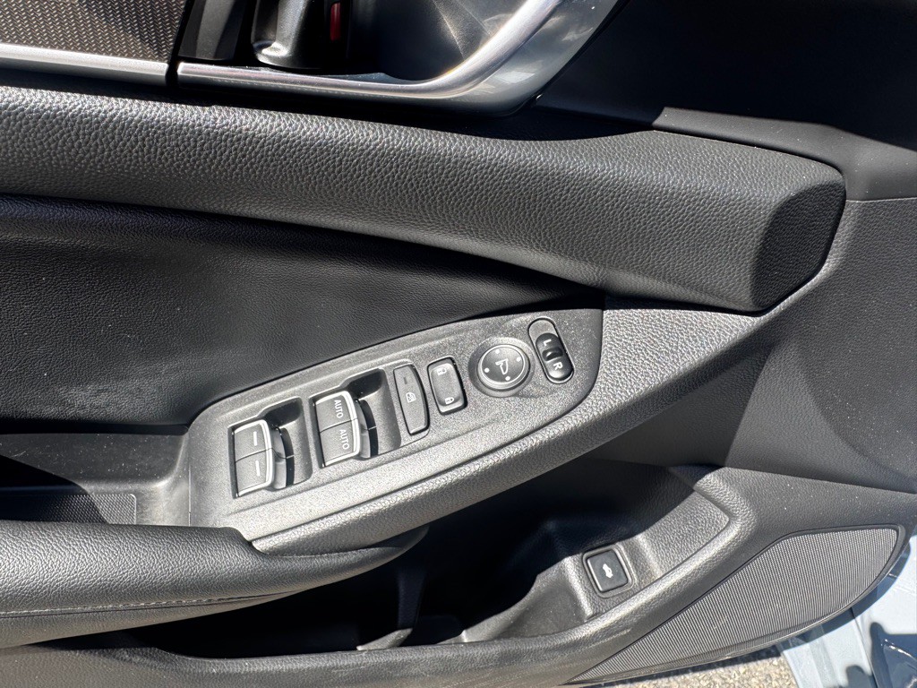 2021 Honda Accord Image 16