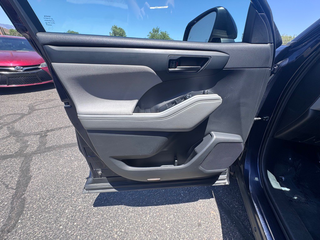 2021 Toyota Highlander Image 23
