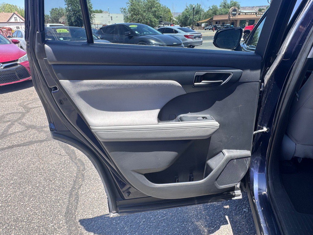 2021 Toyota Highlander Image 26