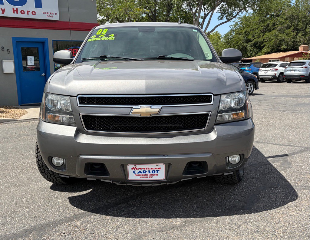 2009 Chevrolet Avalanche Image 2