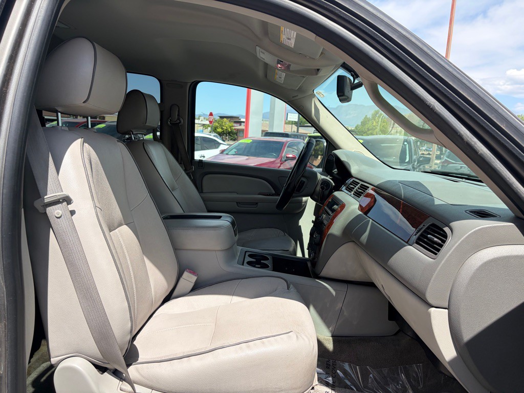 2009 Chevrolet Avalanche Image 11