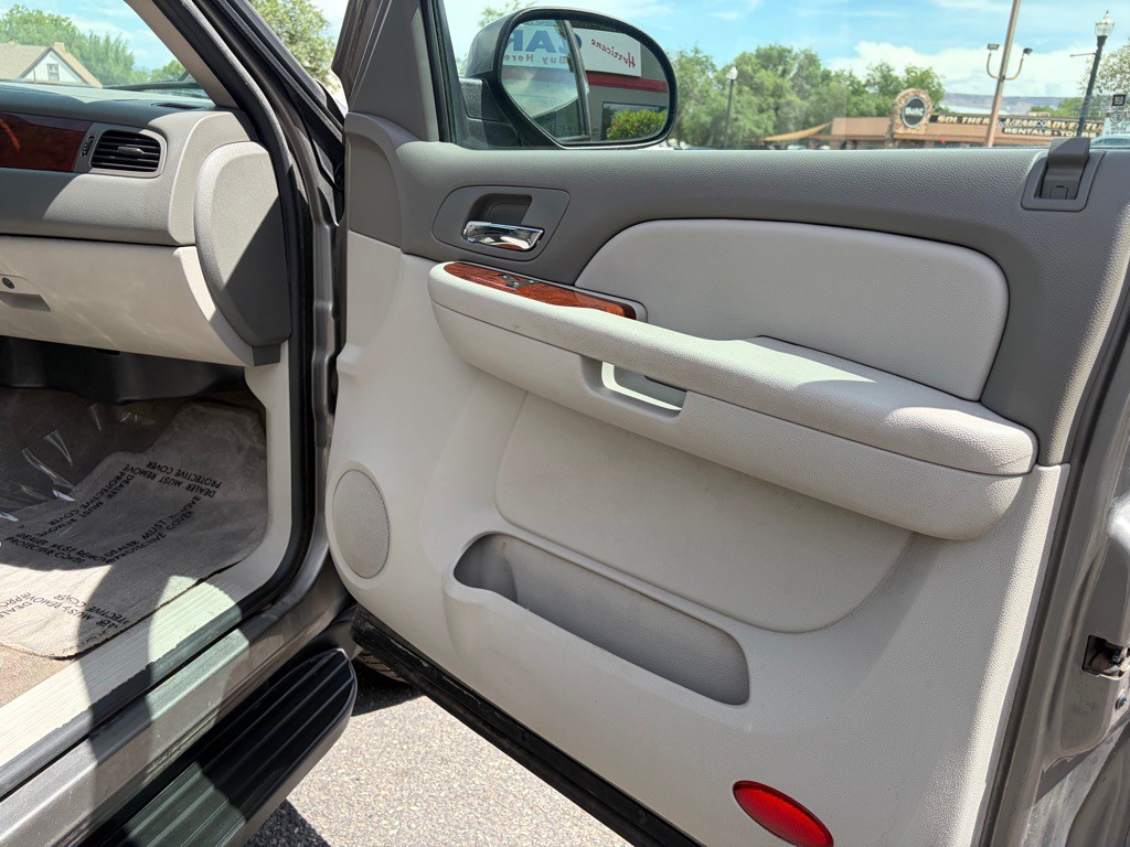 2009 Chevrolet Avalanche Image 12