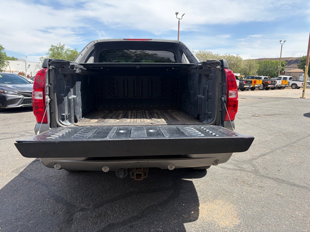 2009 Chevrolet Avalanche Image 16