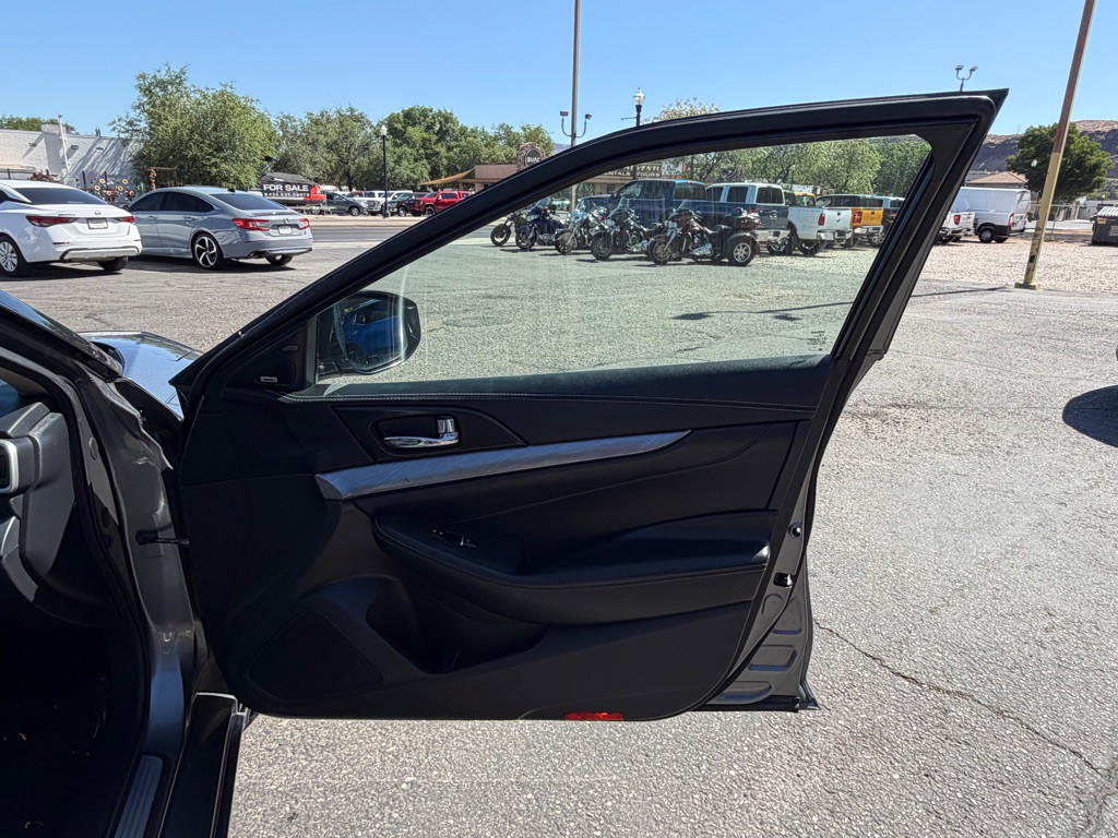 2018 Nissan Maxima Image 24