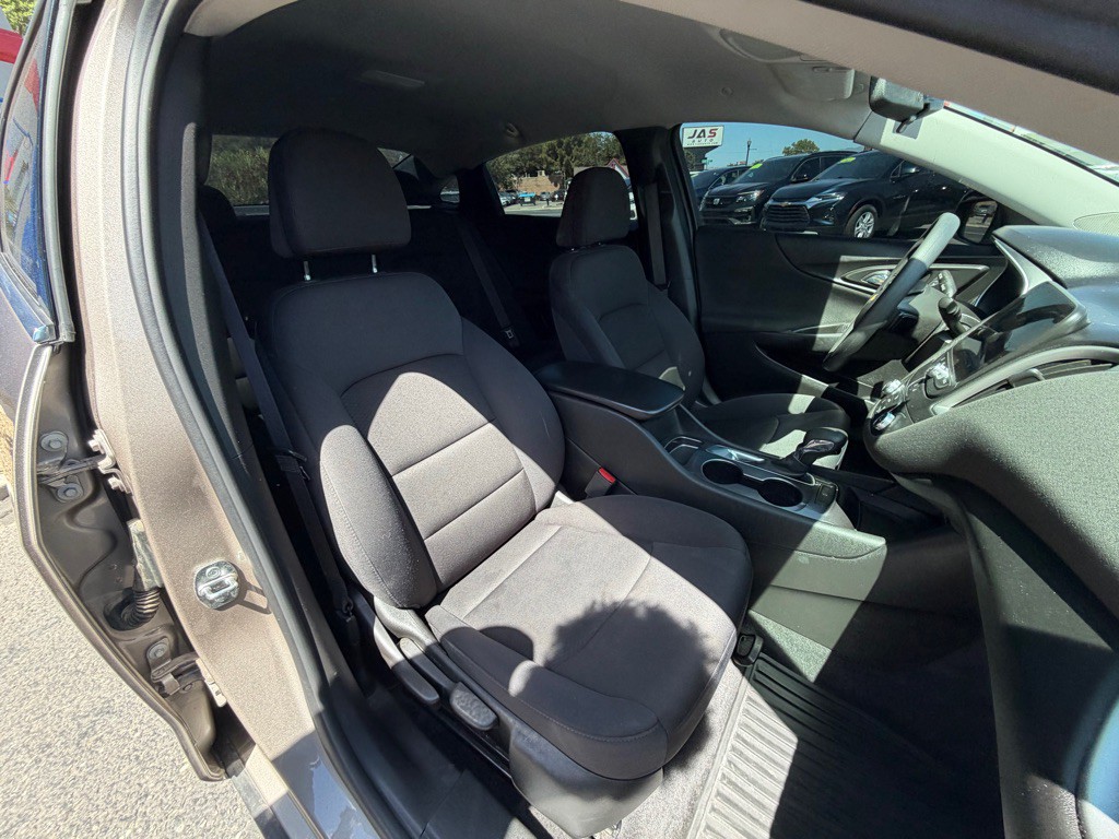 2022 Chevrolet Malibu Image 10