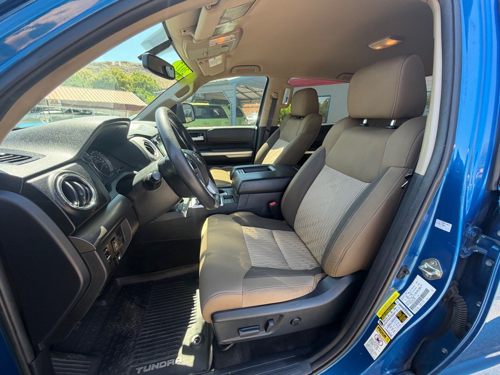 2017 Toyota Tundra Image 9