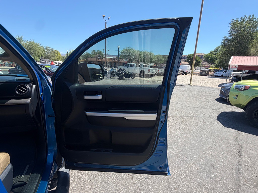 2017 Toyota Tundra Image 23