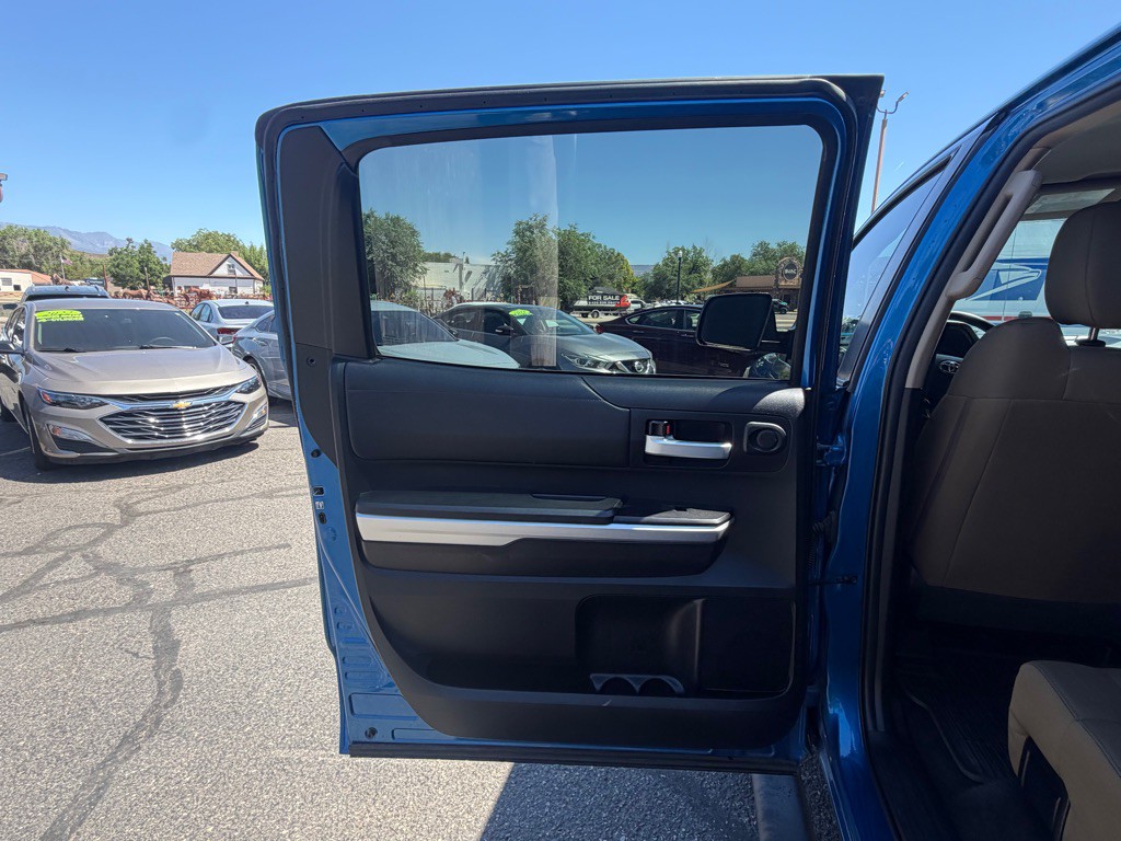 2017 Toyota Tundra Image 24