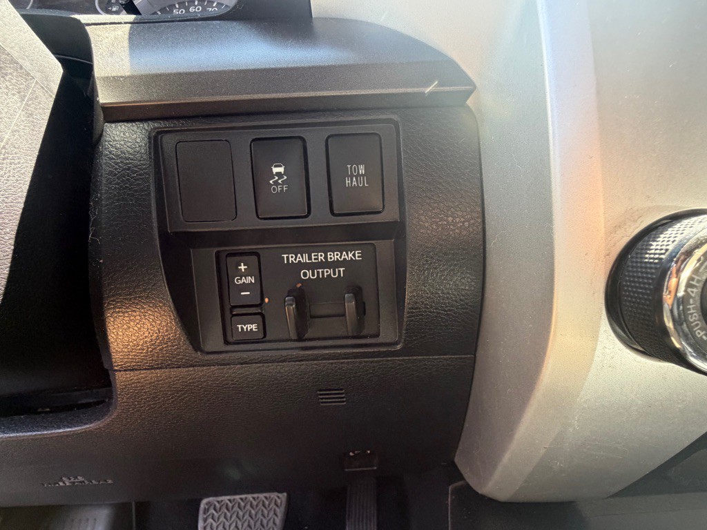 2017 Toyota Tundra Image 31