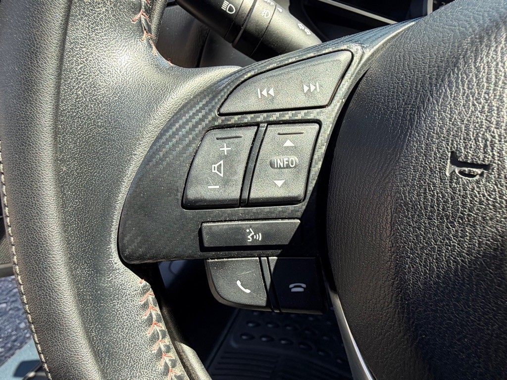 2015 Mazda Mazda3 Image 29