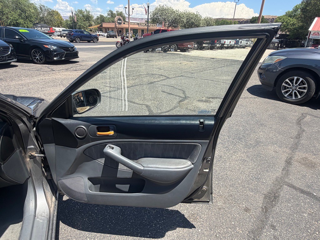 2005 Honda Civic Image 22