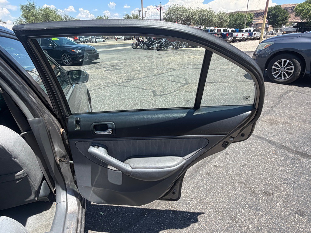 2005 Honda Civic Image 24
