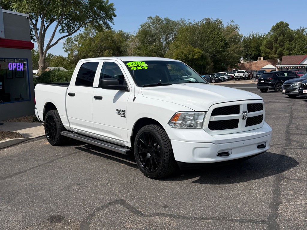 2019 RAM 1500 Image 3