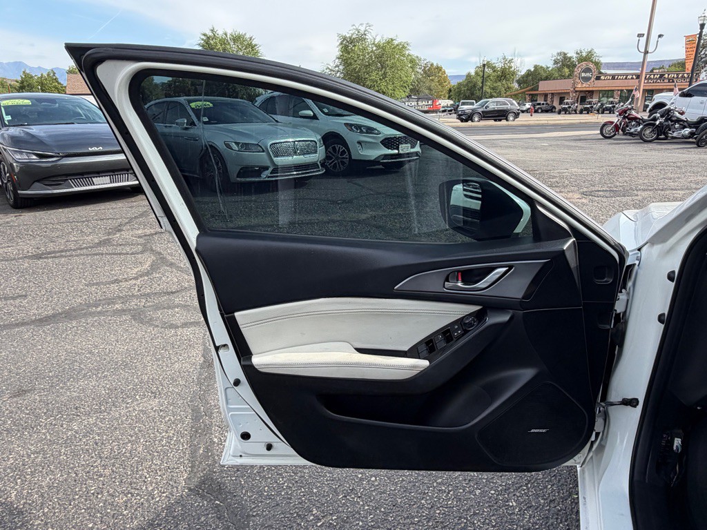 2017 Mazda Mazda3 Image 22