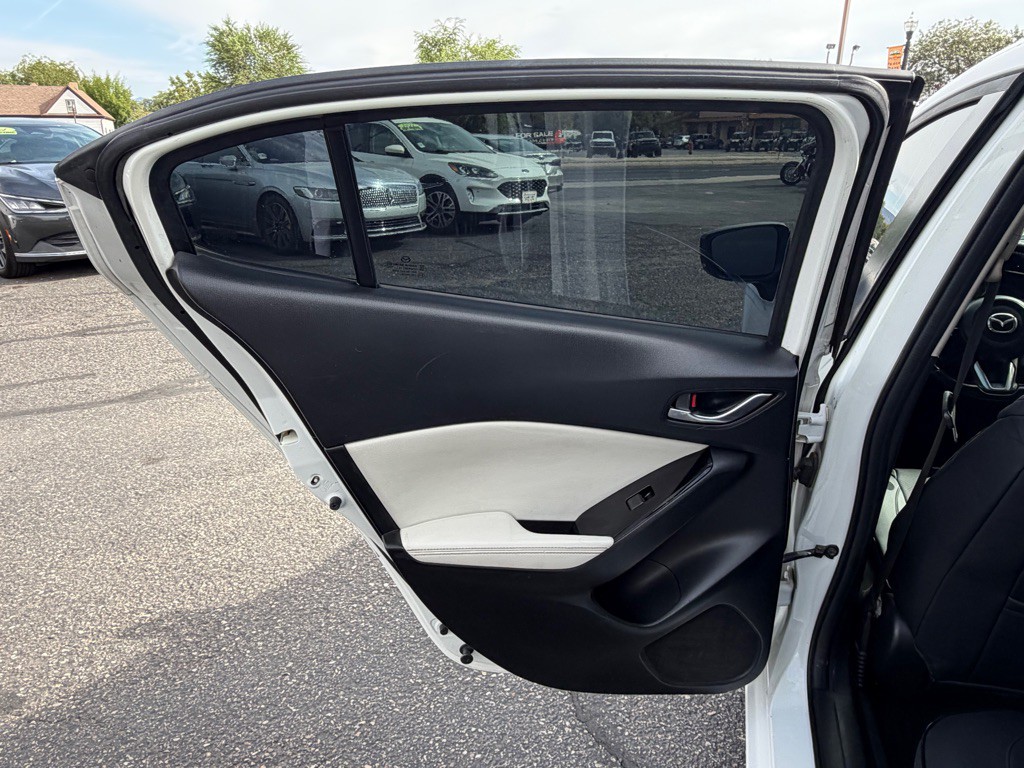 2017 Mazda Mazda3 Image 24