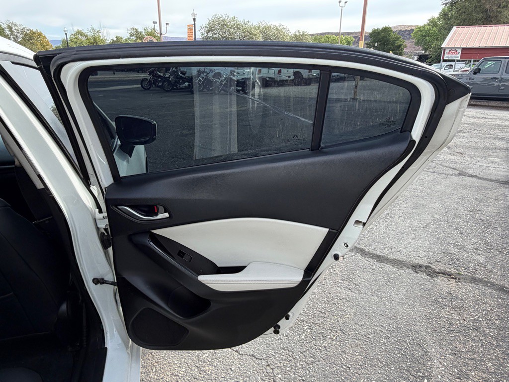 2017 Mazda Mazda3 Image 25