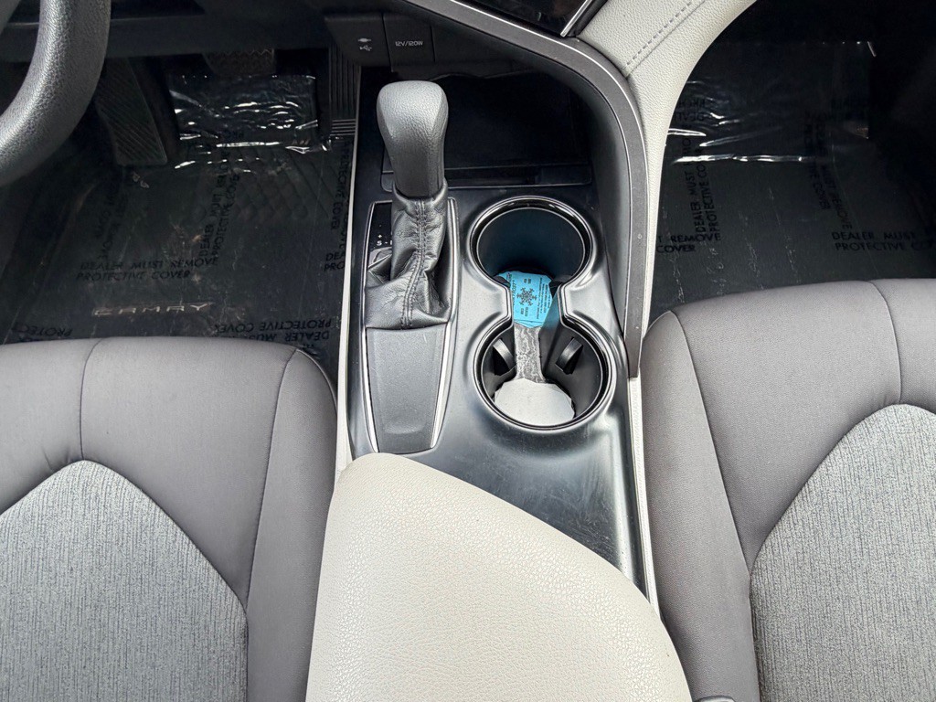 2018 Toyota Camry Image 16