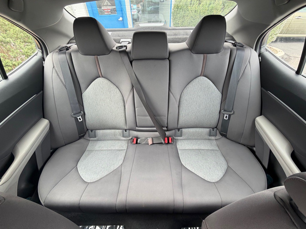 2018 Toyota Camry Image 19