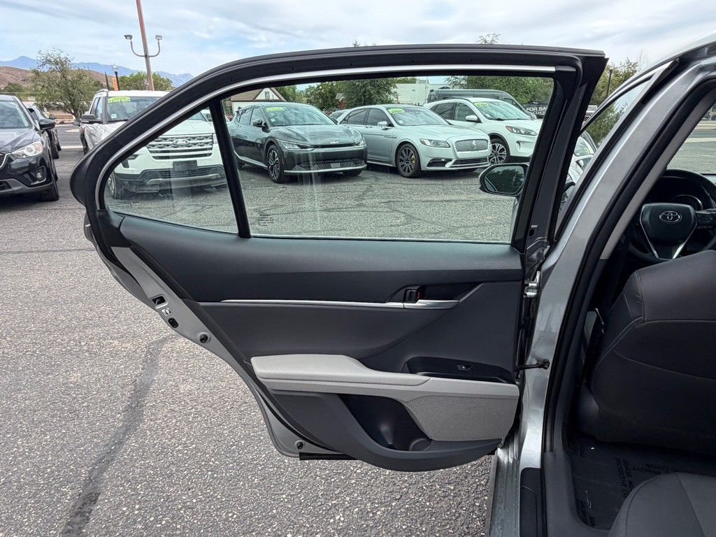 2018 Toyota Camry Image 24