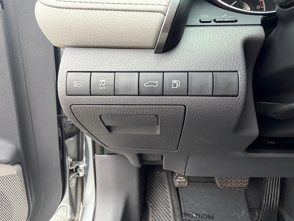 2018 Toyota Camry Image 28