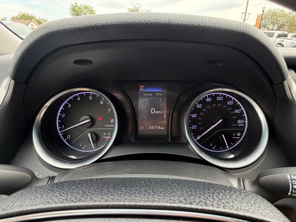 2018 Toyota Camry Image 32