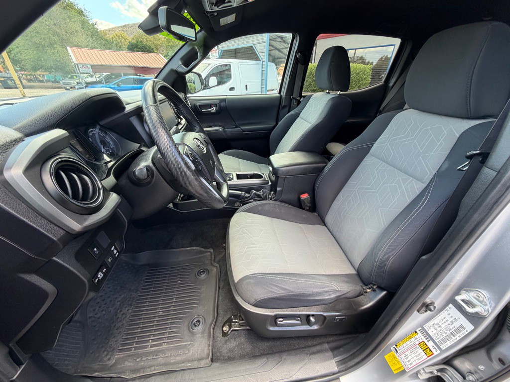 2021 Toyota Tacoma Image 9