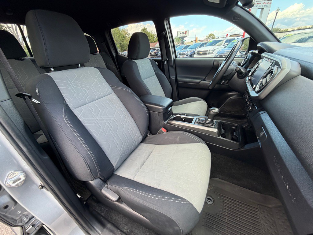 2021 Toyota Tacoma Image 10