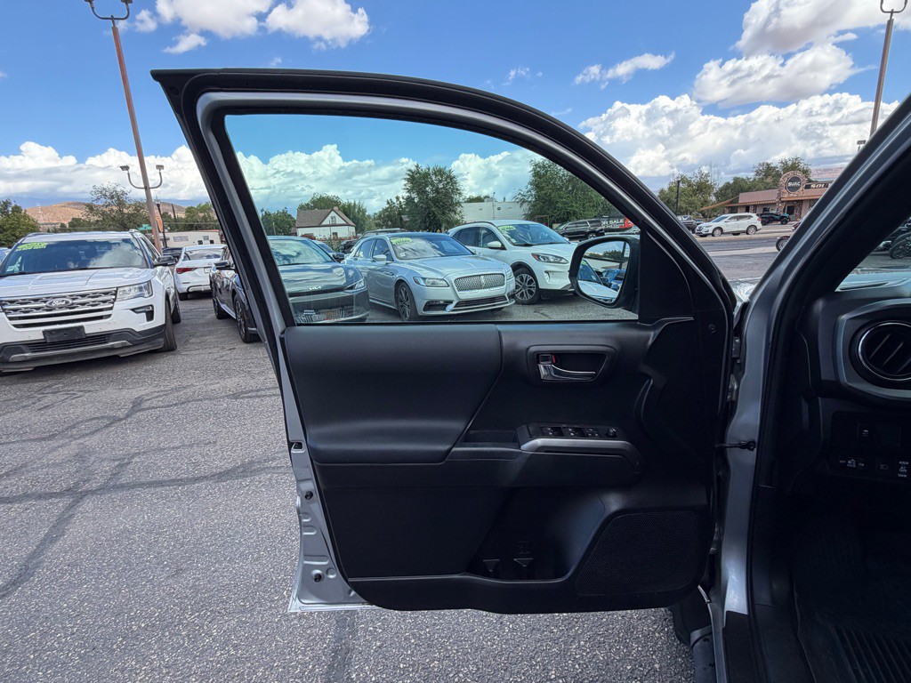 2021 Toyota Tacoma Image 22