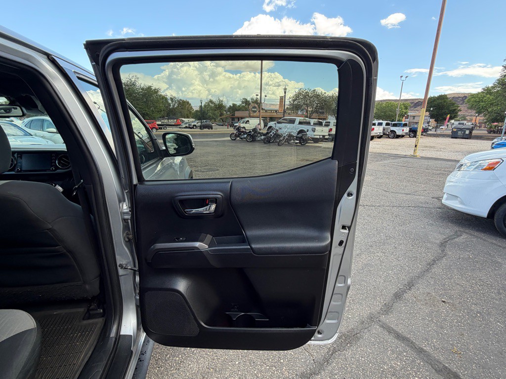 2021 Toyota Tacoma Image 26