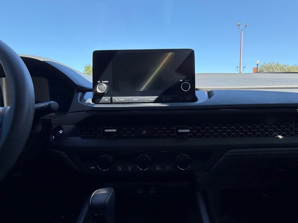 2023 Honda Accord Image 15