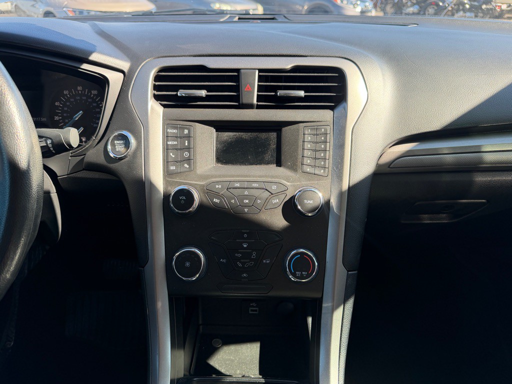 2020 Ford Fusion Image 15