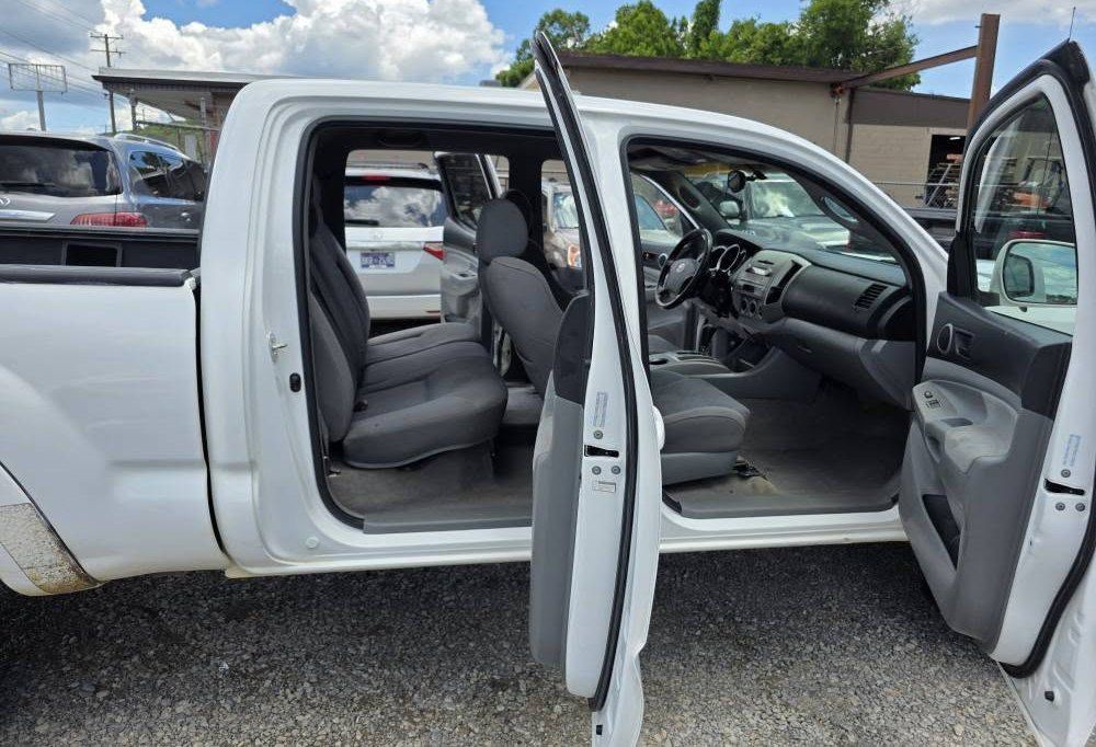 2005 Toyota Tacoma Image 10