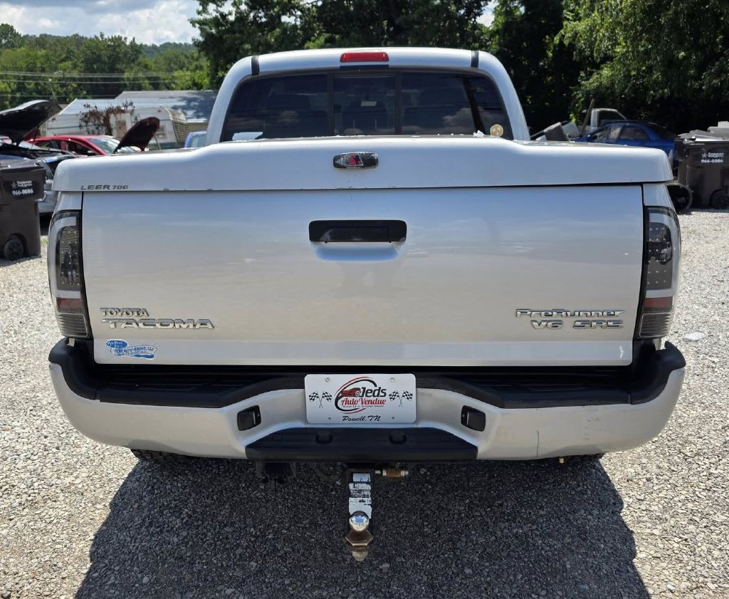 2006 Toyota Tacoma Image 2