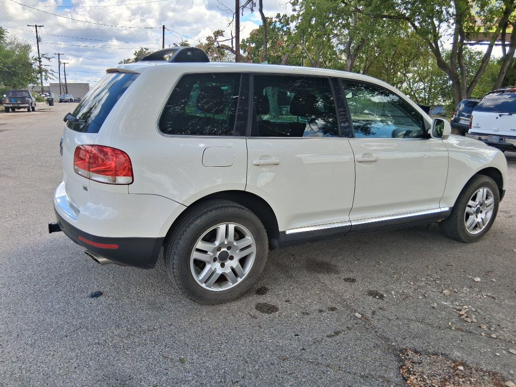 2004 Volkswagen Touareg Image 7