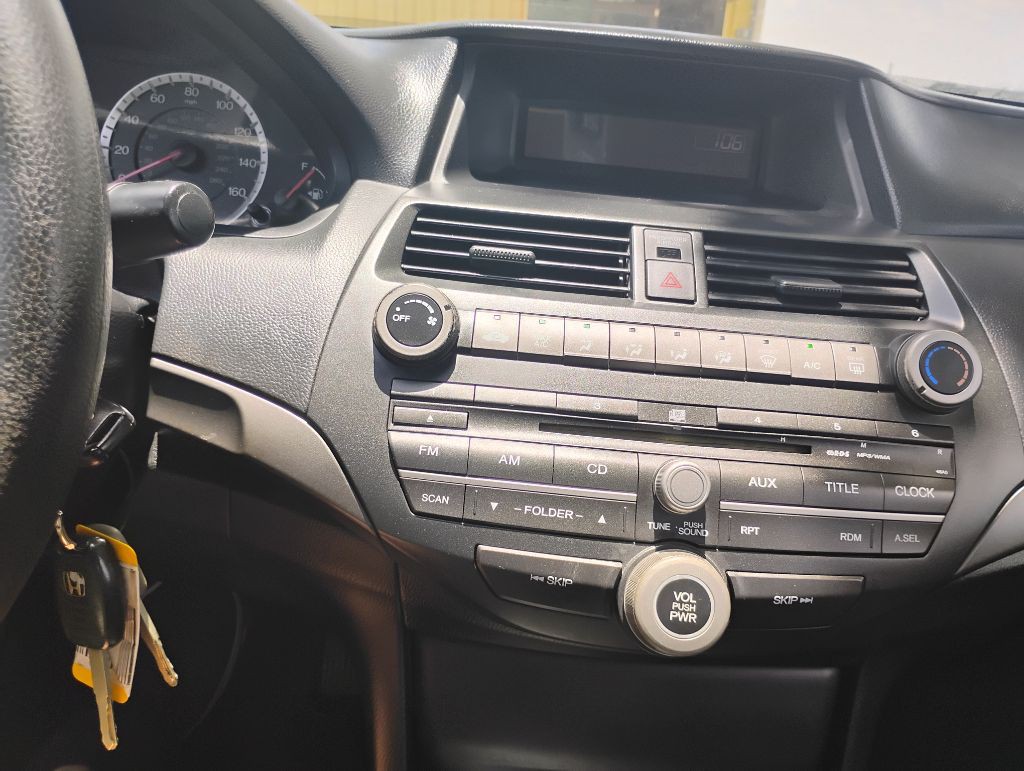 2010 Honda Accord Image 13