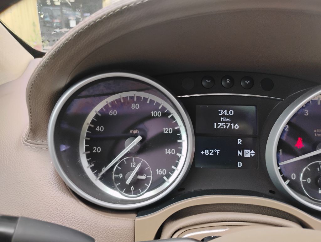2012 Mercedes-Benz GL-Class Image 15