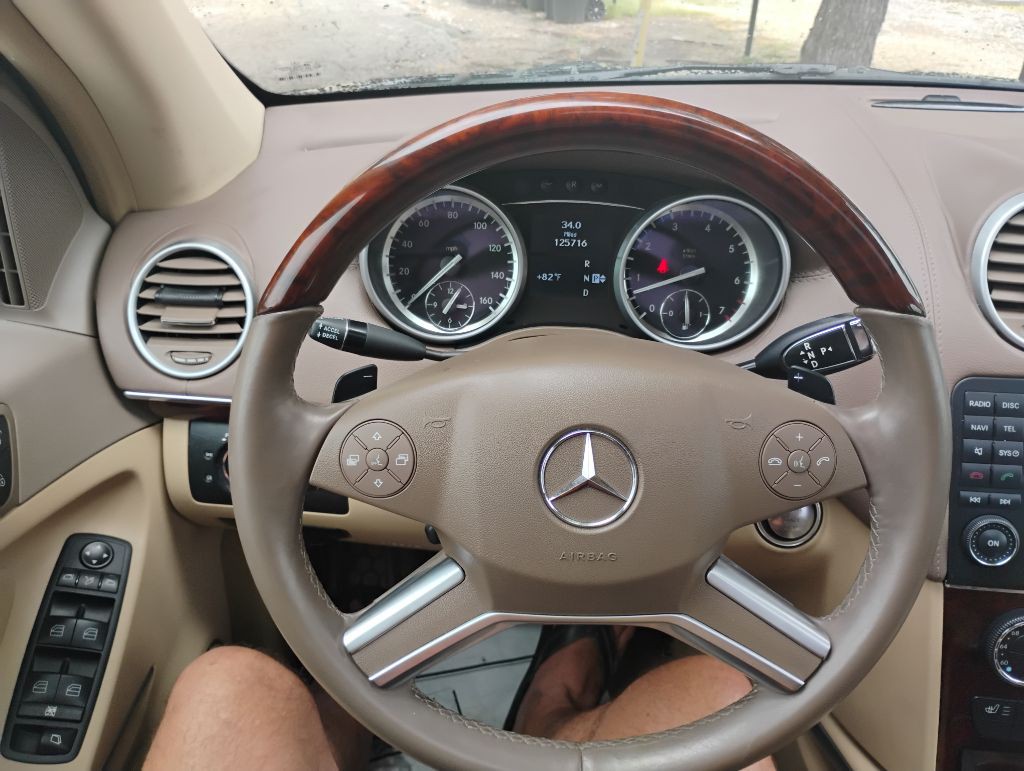 2012 Mercedes-Benz GL-Class Image 16