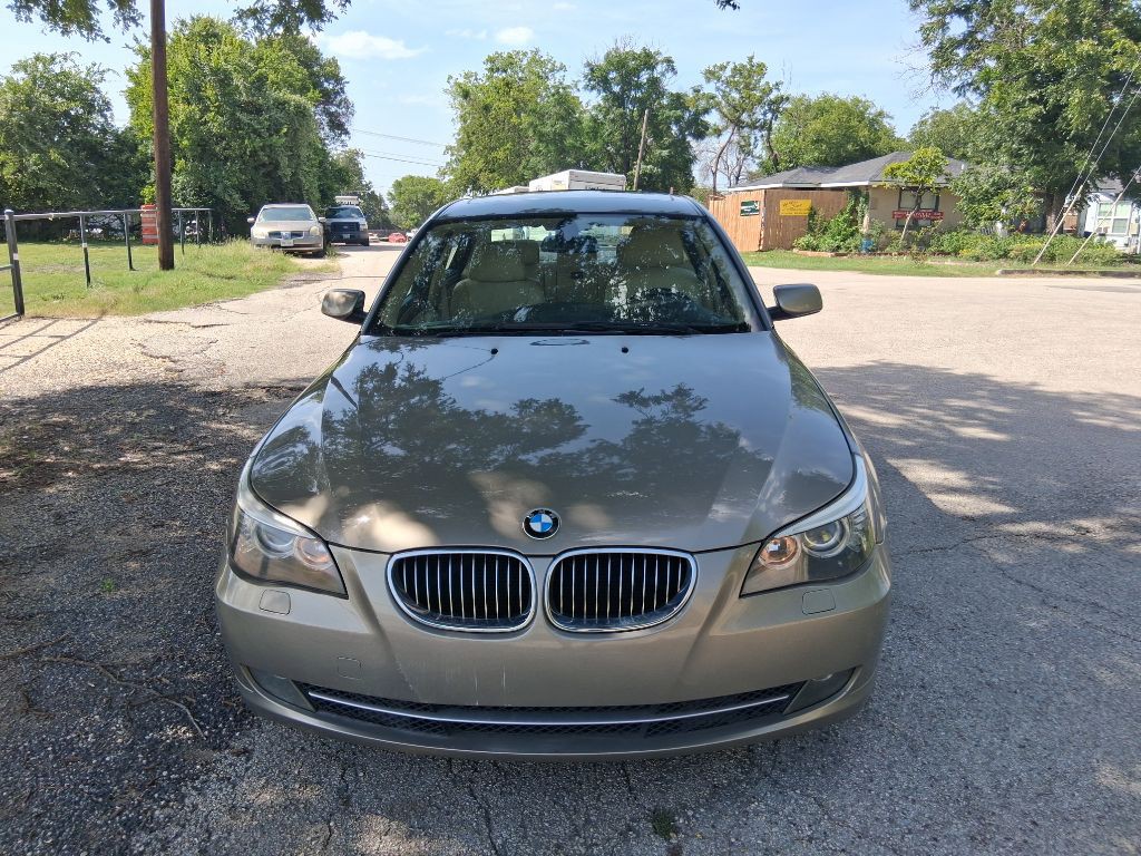 2010 BMW 5 Series Image 1