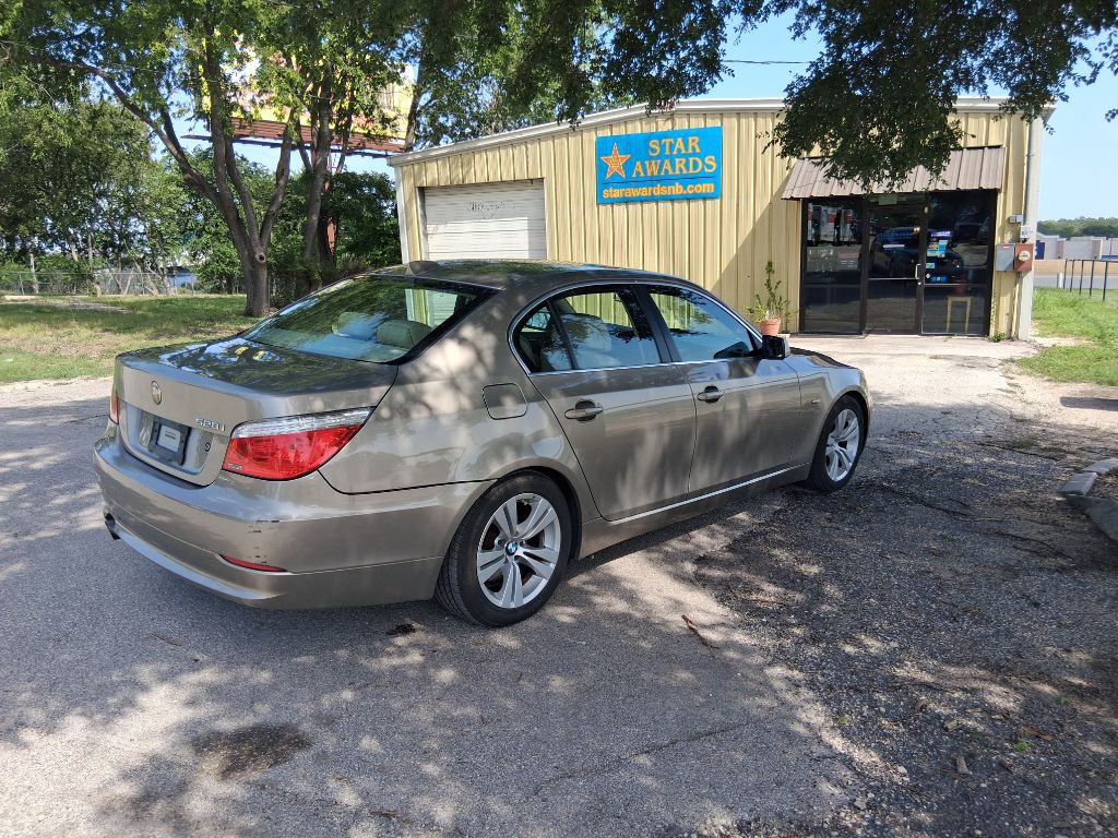 2010 BMW 5 Series Image 3