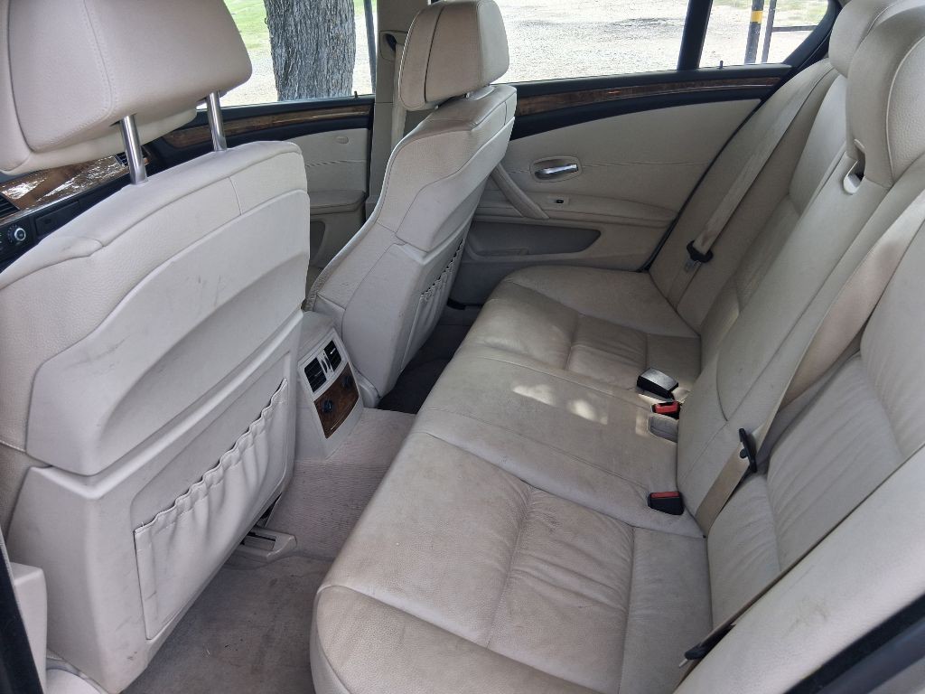 2010 BMW 5 Series Image 11