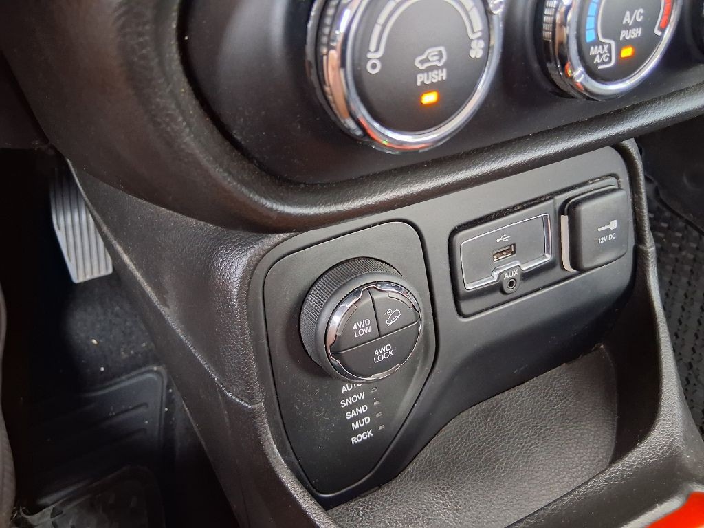 2017 Jeep Renegade Image 16