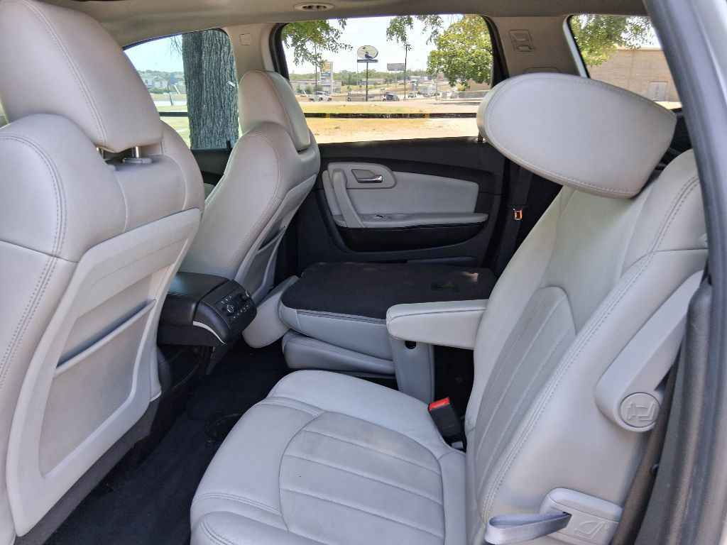 2011 Chevrolet Traverse Image 13