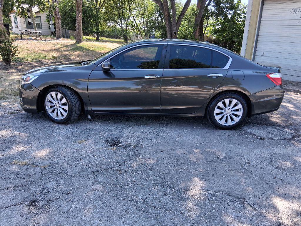 2015 Honda Accord Image 1